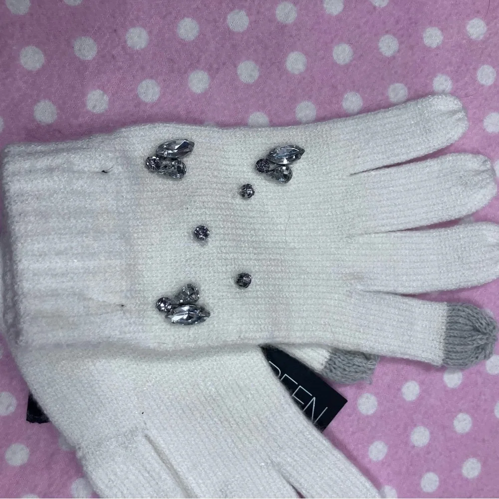 INC International Touch Screen Ivory Gloves Gem Details